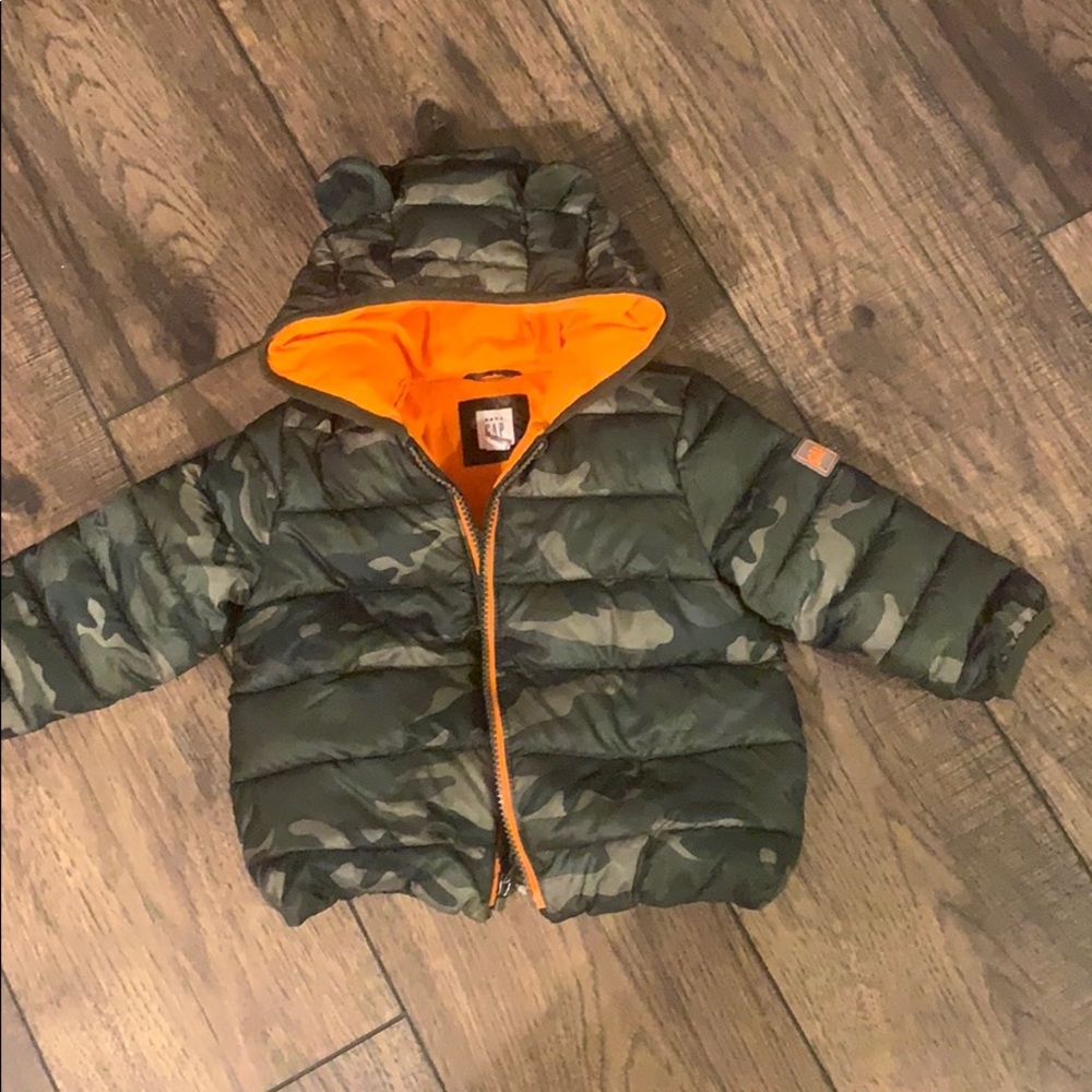 Gap camo puffer